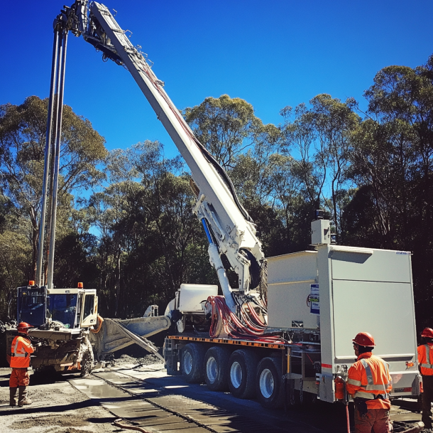 Кто производит прицеп с плоской платформой?